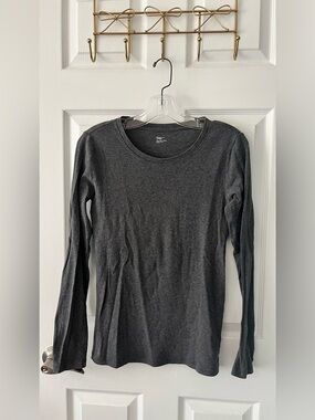 GAP Women’s Long Sleeve Crewneck Top - Charcoal